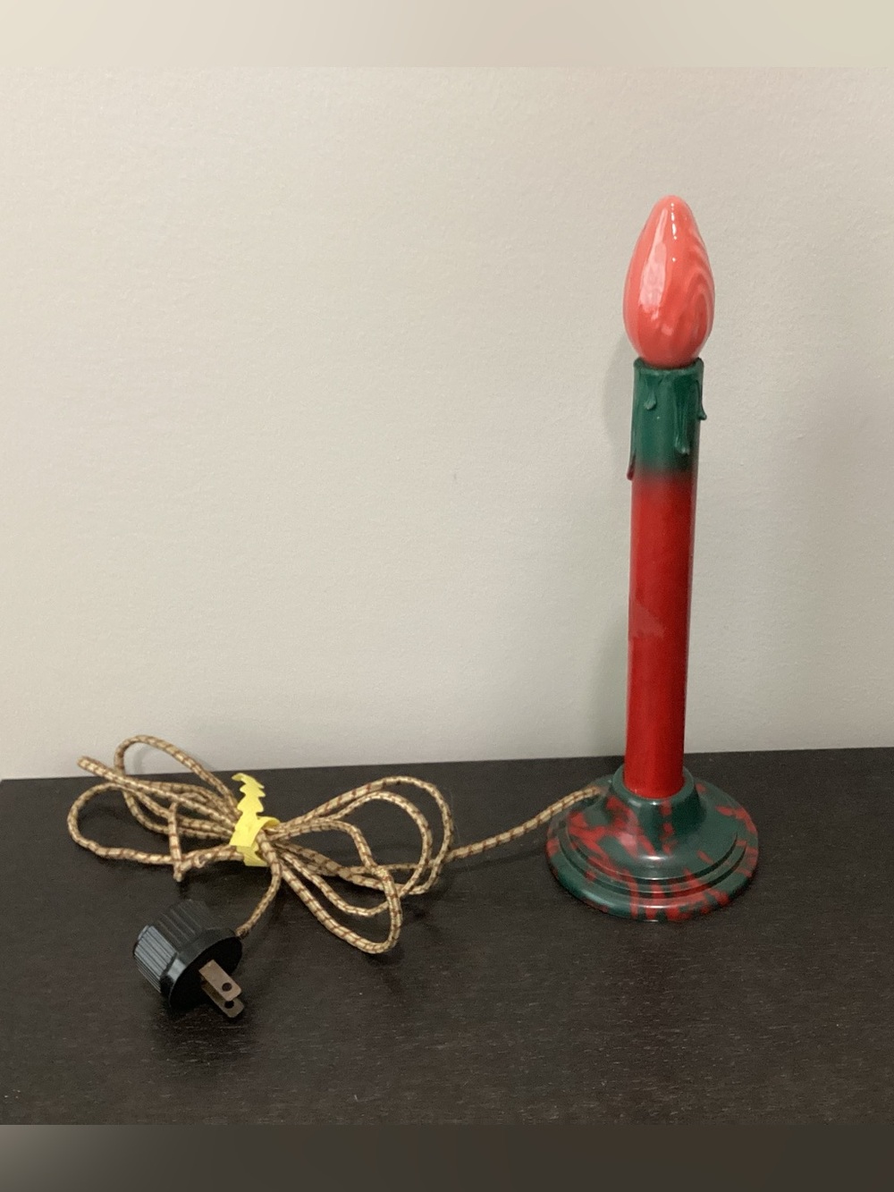 Vtg. Electric Christmas Candolier window candle from the 1950s, making it 70yo